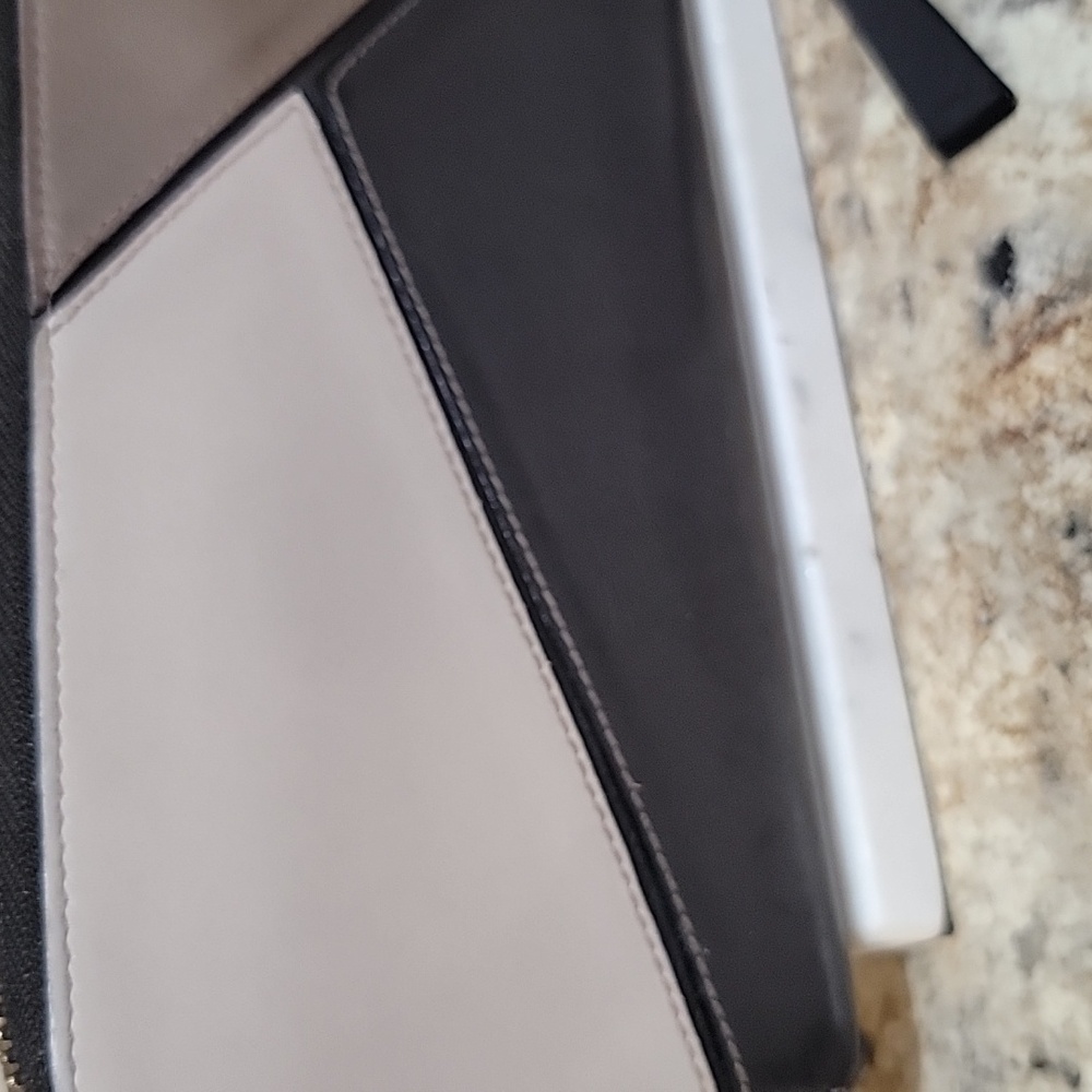 Loewe EUC Puzzle Anagram Leather Long Wallet Round Zip Unisex Authentic - Picture 7 of 15